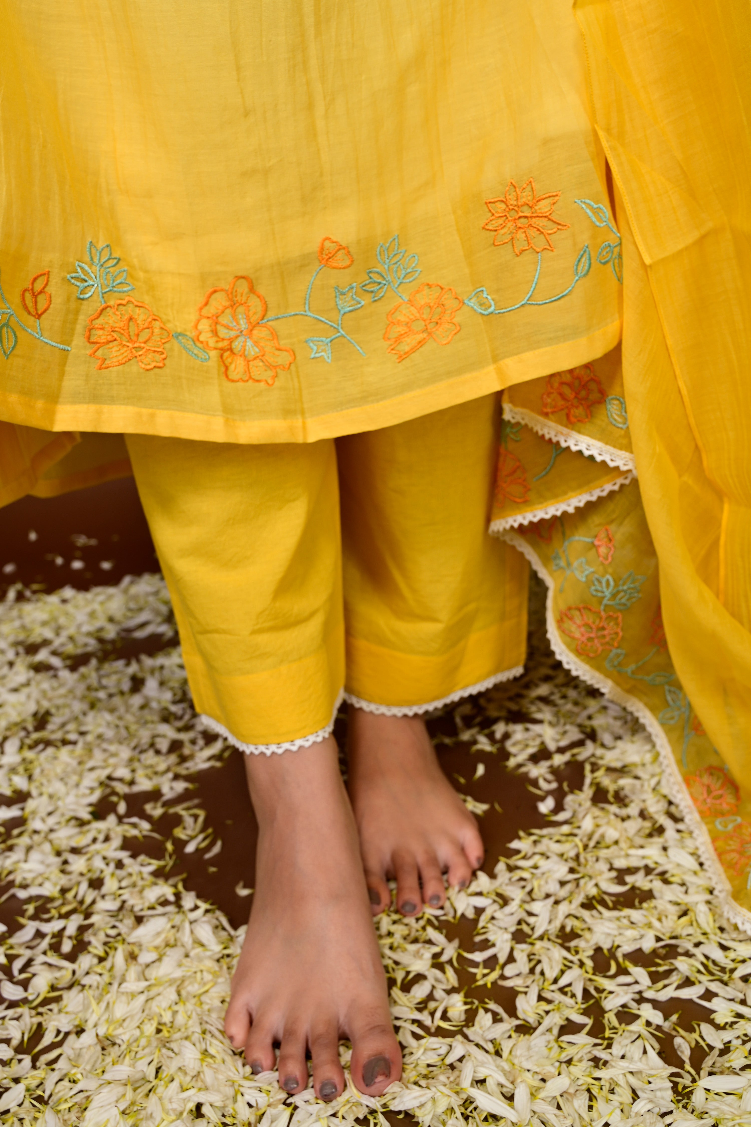 CHANDANA KURTA SET