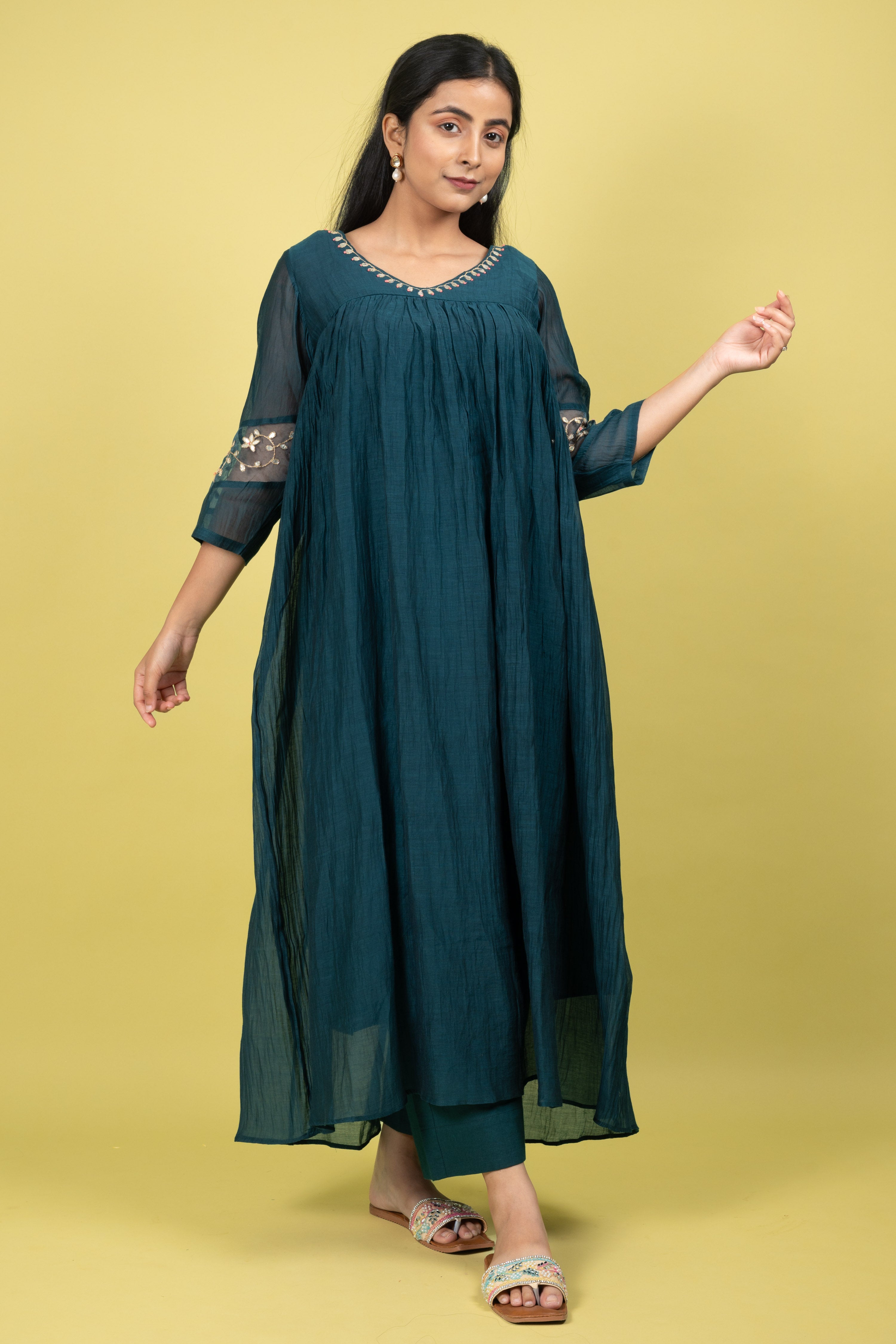 BINDIYA KURTA SET