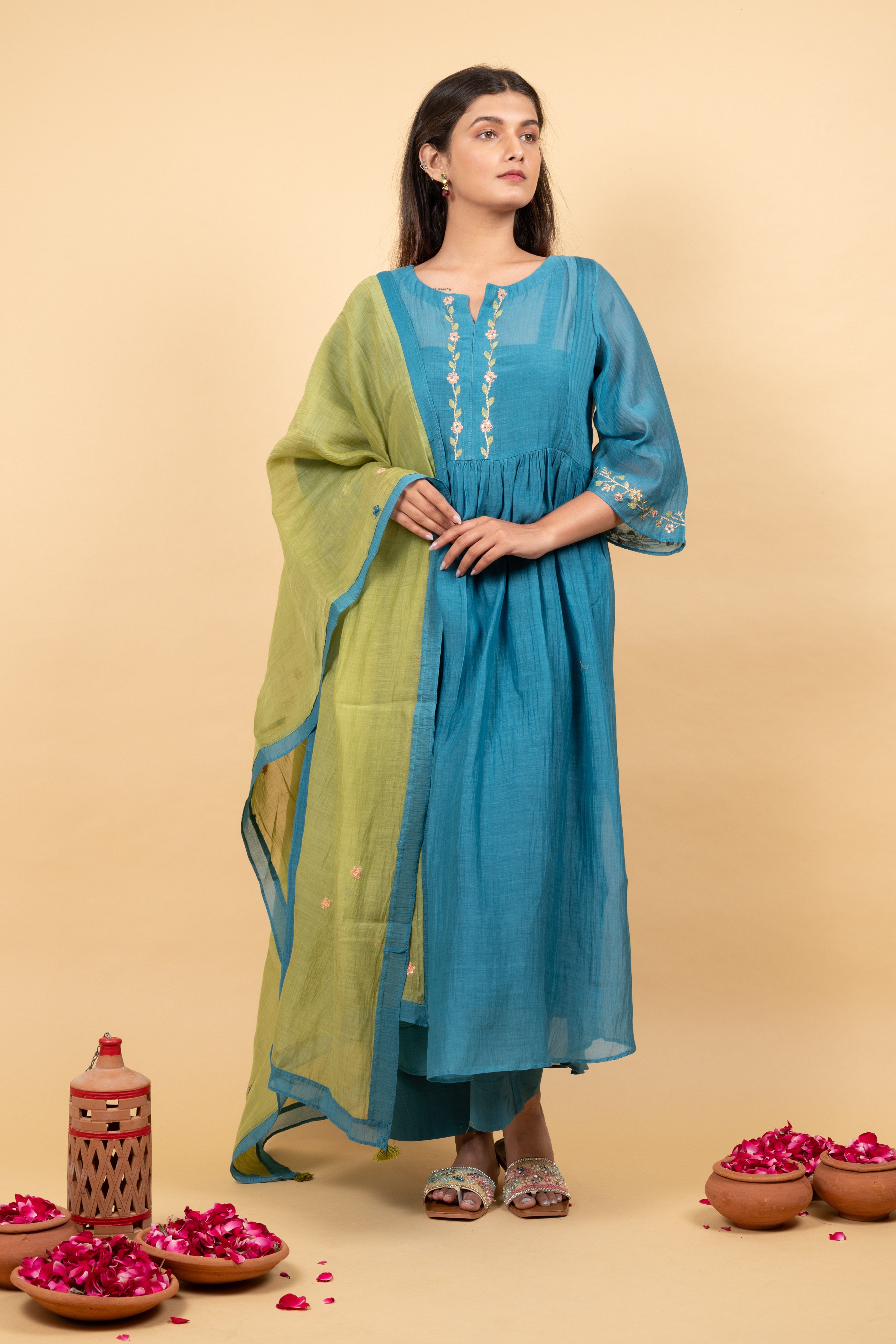 HEERIYE KURTA SET