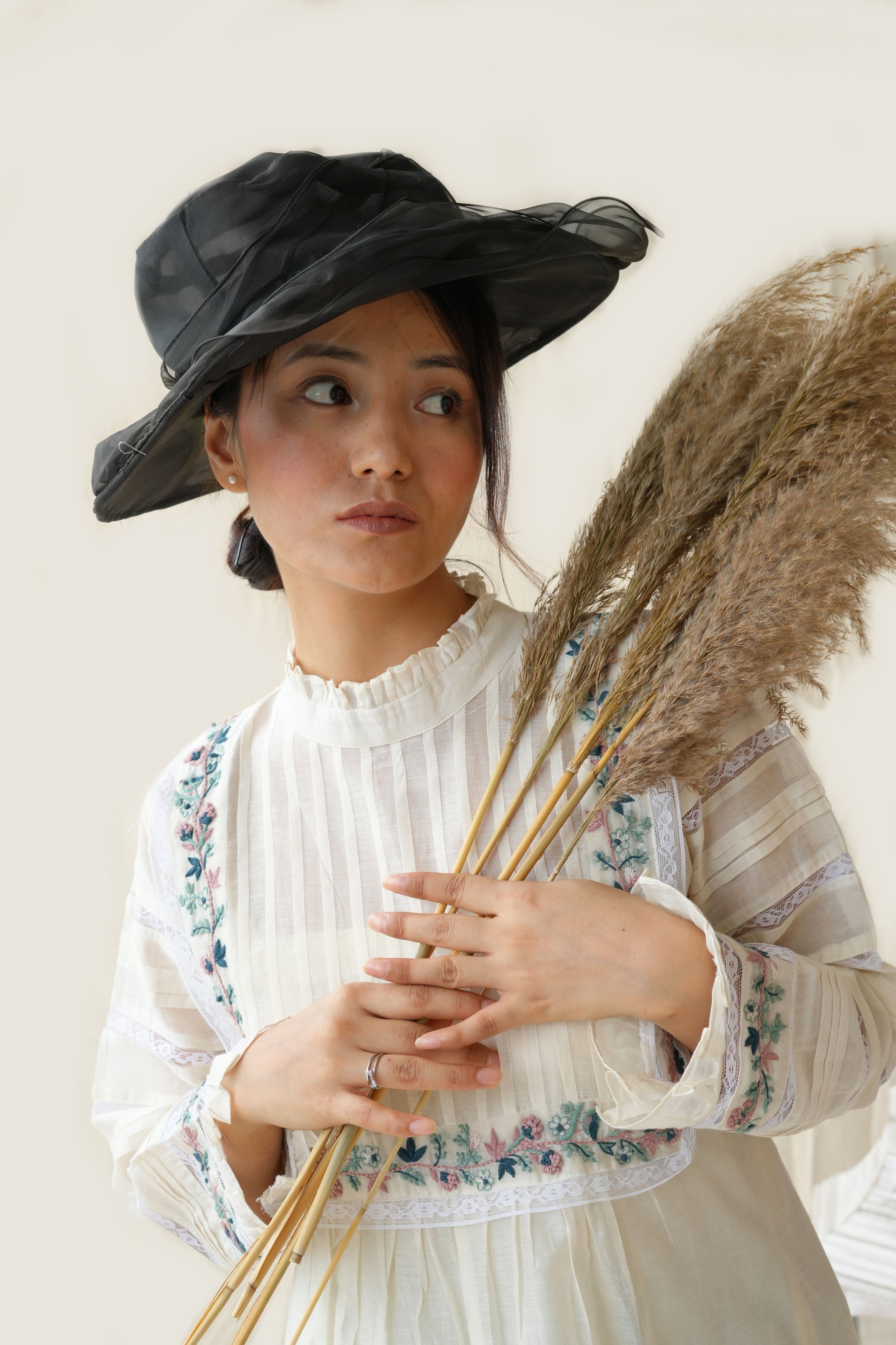 VICTORIAN LACE DRESS
